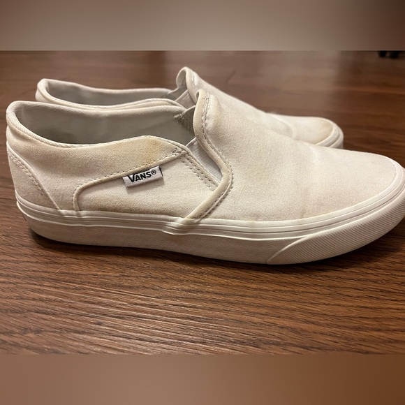 Classic Slip-On Shoe - Women’s - Size 7.5 - Picture 5 of 9